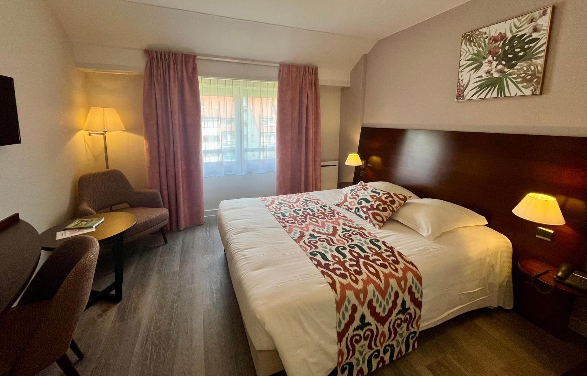 Hotel Le Menestrel Ribeauvillé Zewnętrze zdjęcie